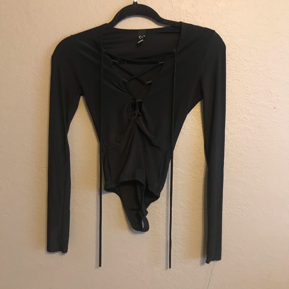 WINDSOR BLACK CROSS BODY SUIT
